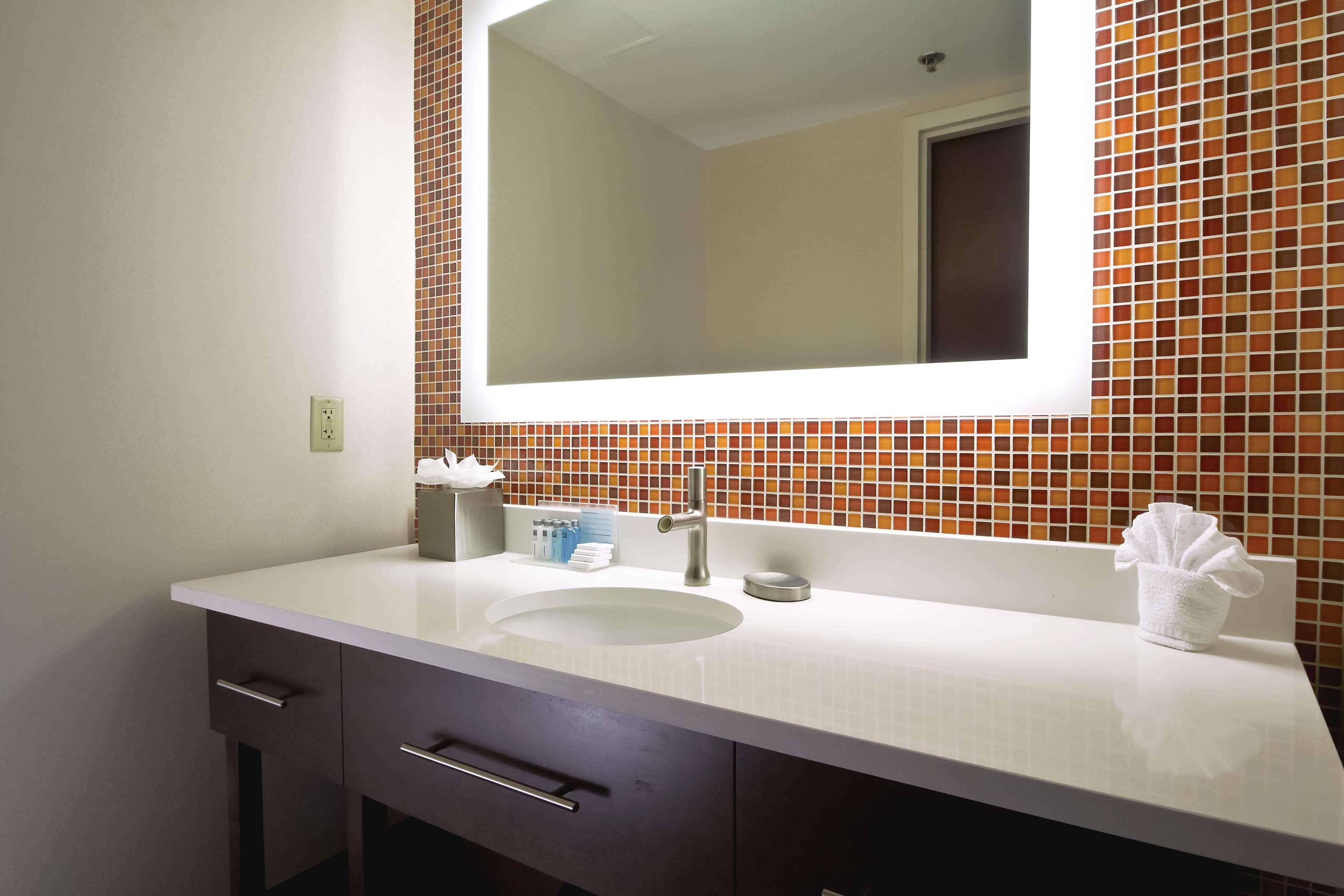 Hampton & Columbus-downtown, Ohio 3*